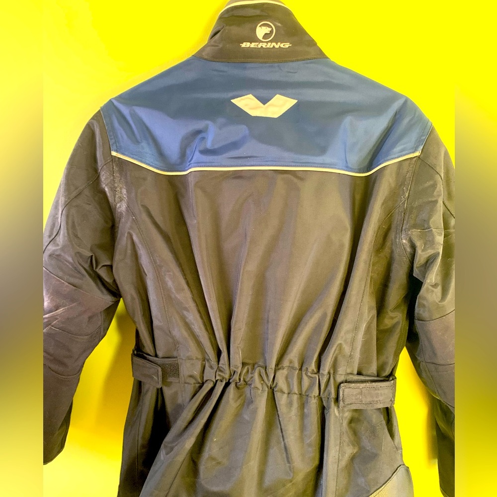Bering motorcycle jacket with armour. Size T4 which is about a medium.